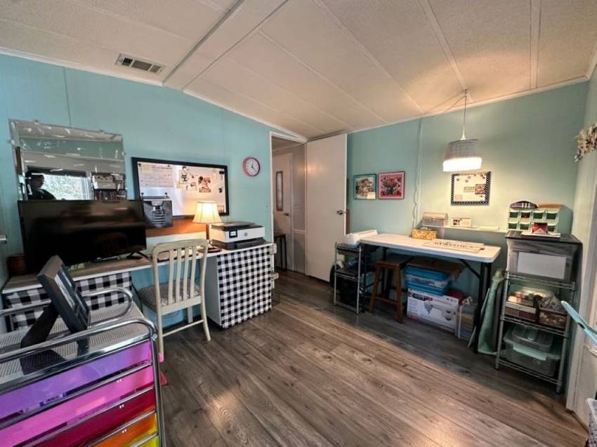 537 Chickasaw Loop a Winter Haven, FL Mobile or Manufactured Home for Sale